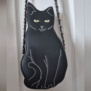 Black Cat-Shaped Shoulder Bag With Chainlink Shoulderstrap